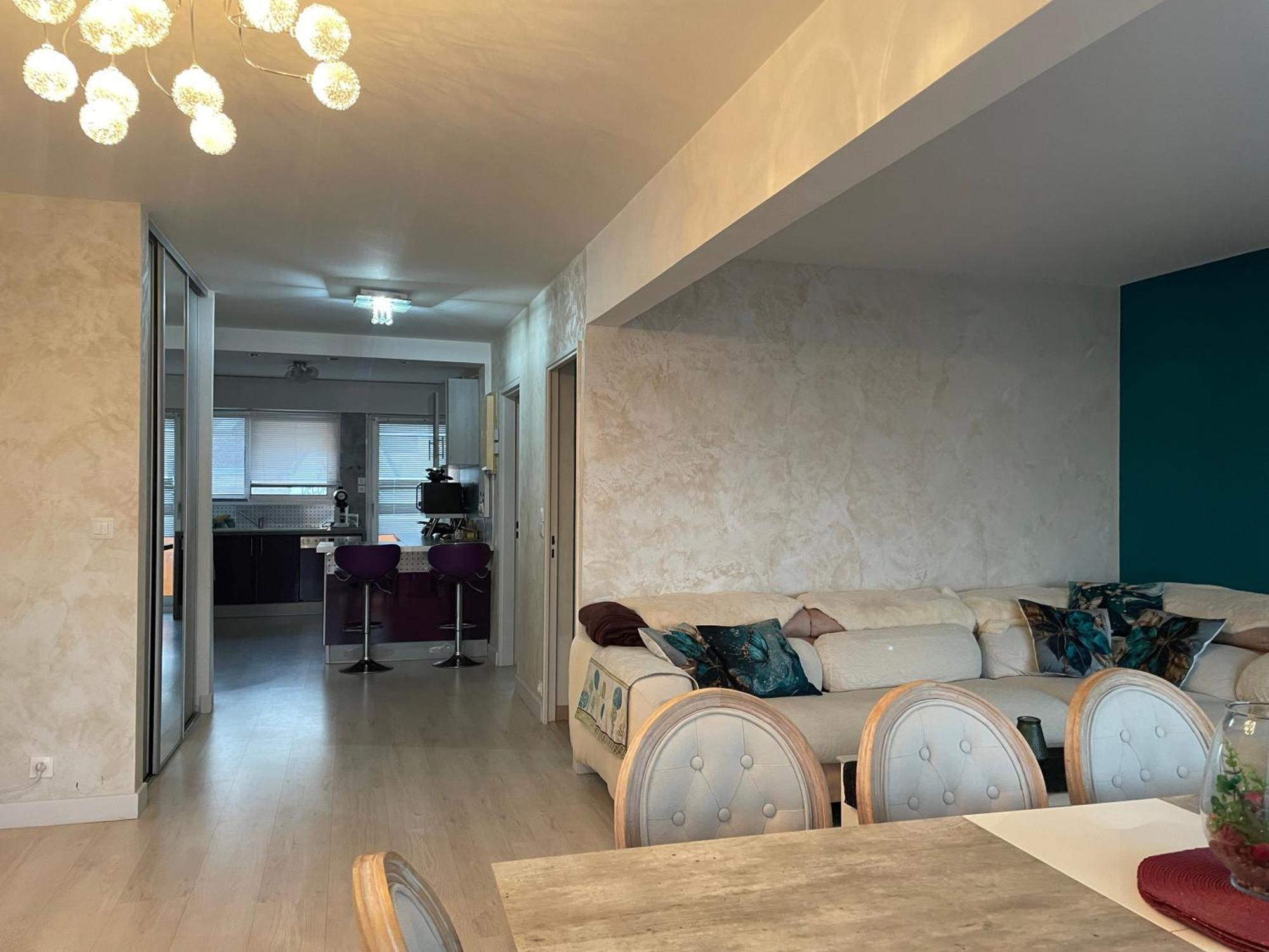 Bel Appartement Lumineux De 100M2 6 Places 3 Chambres Au 3E Etage Avec Ascenseur -A 5Mn A Pied Du Parc Des Expositions Congres De Dijon Et Eng Et 10Mn Du Centre Ville Place Parking Devant L'Immeuble Extérieur photo